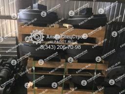 81N8-13012GG Колесо направляющее (ленивец) Hyundai R290LC-9.